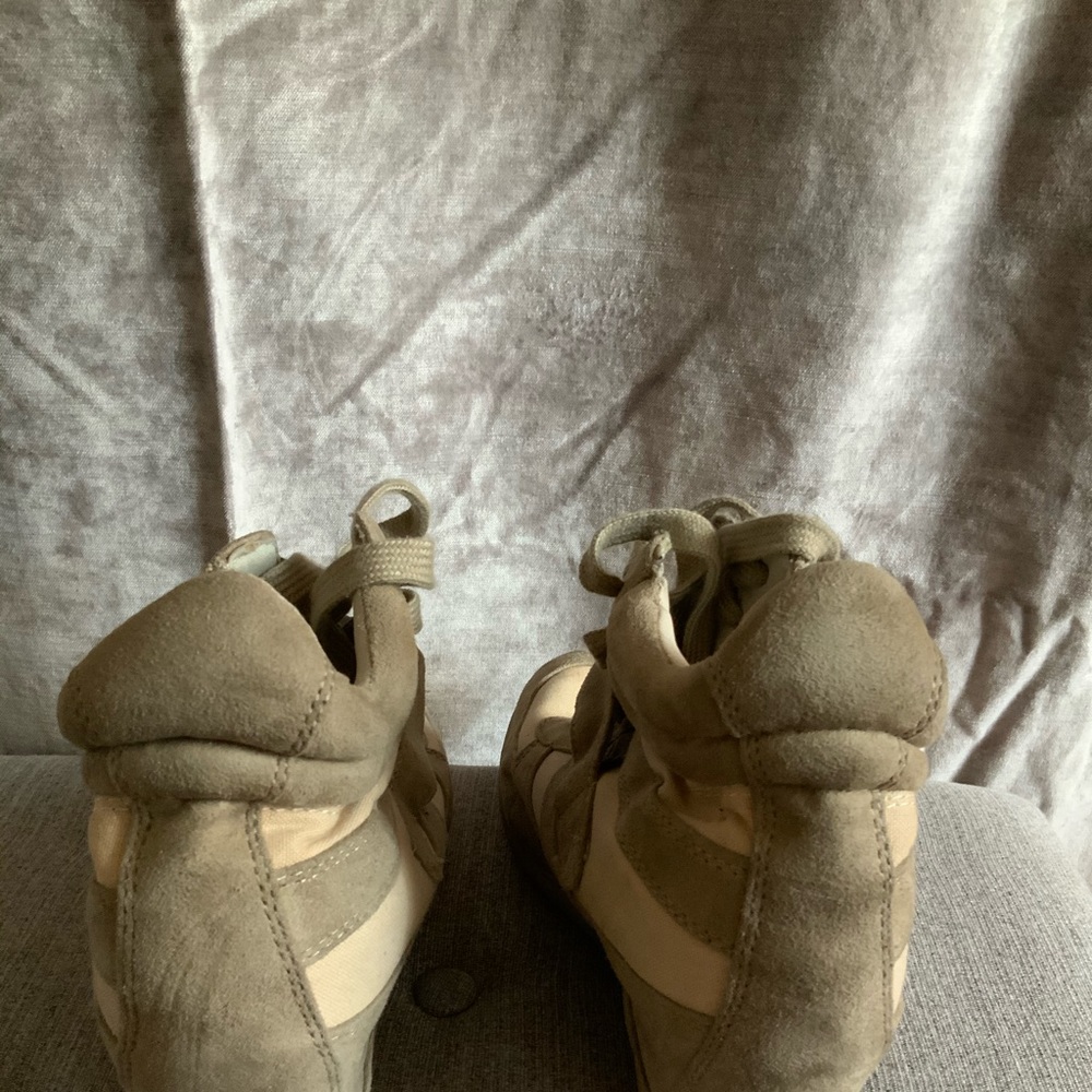 Sneaker wedges
